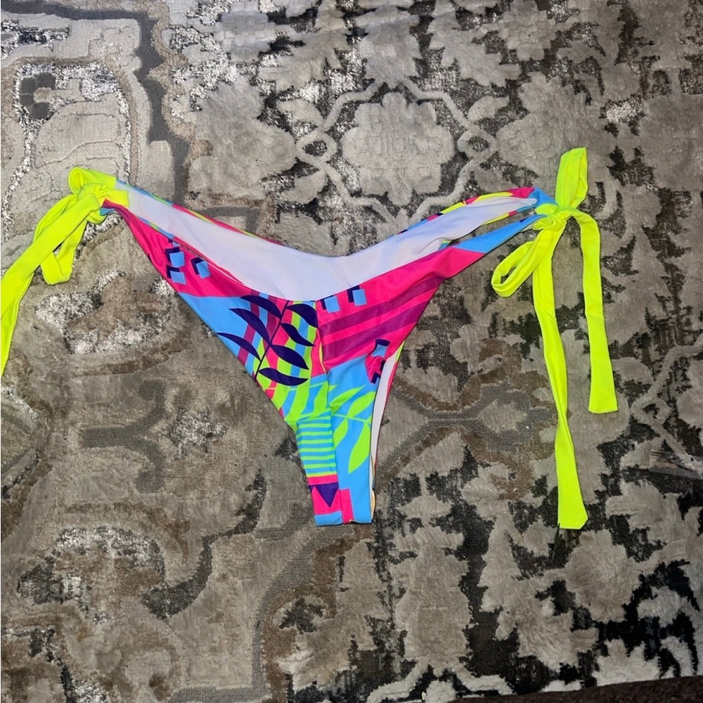 Bikini bottoms